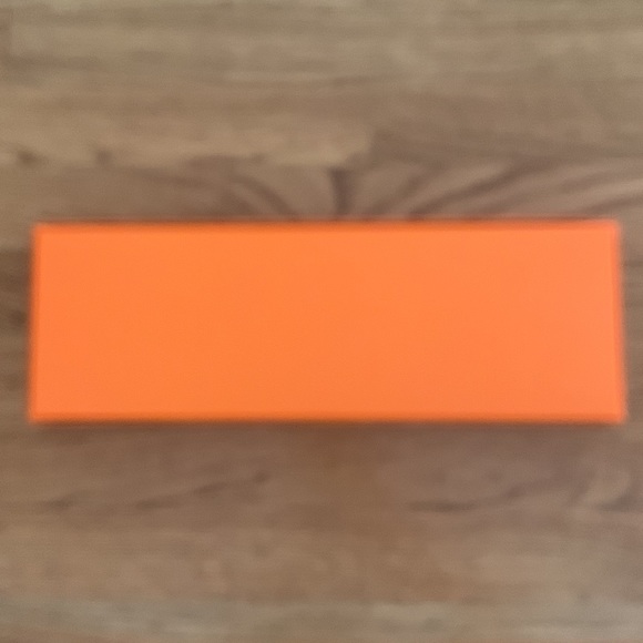 Hermes Tie Box with white Tissue paper inside - Picture 2 of 5